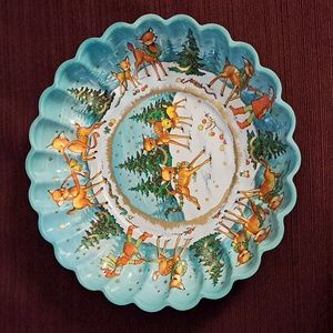 Vintage Holiday Deer Plastic Scalloped Bowl